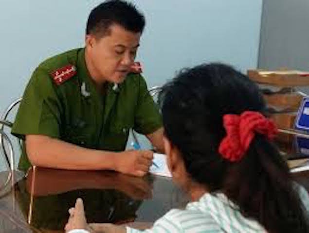 Phat mot phu nu hoang bao bi cuop 80 trieu, 8 luong vang hinh anh