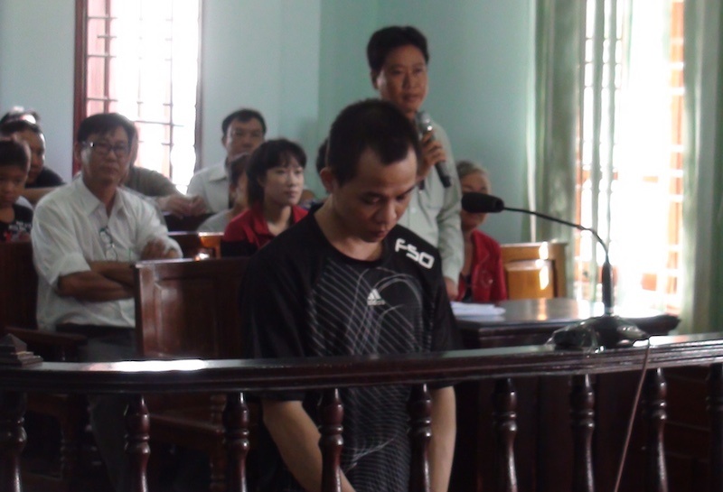 An tu hinh danh cho ke cuong ghen hinh anh