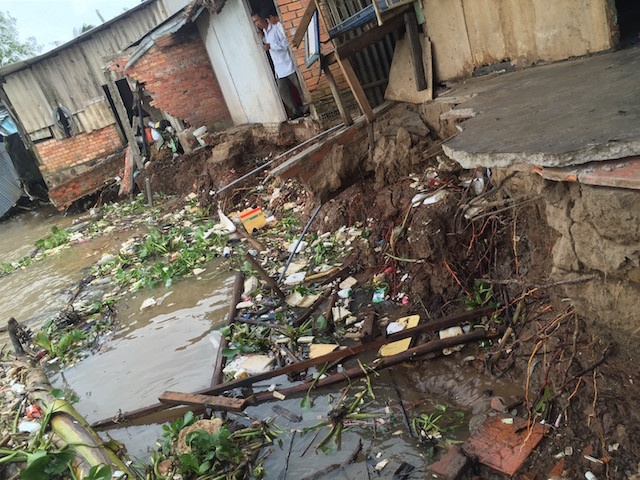 Bo song Hau sat lo, Vinh Long ban bo tinh trang thien tai hinh anh