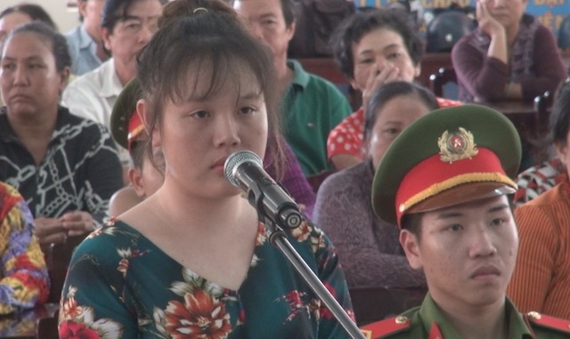 Cam dao can ba me cai nhau khien cha chet, co gai 18 tuoi linh an tu hinh anh