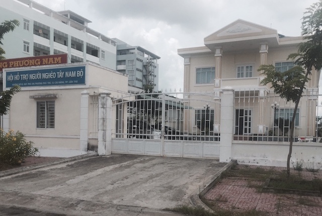 Hoi Bao tro benh nhan ngheo Tay Nam Bo tra lai dat xay tru so hinh anh