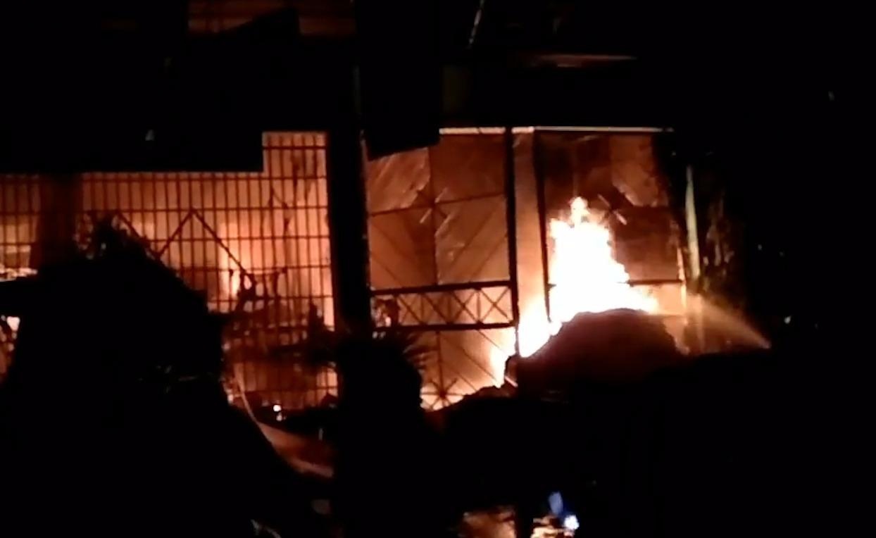 Clip chay cua hang vat tu nong nghiep o Tien Giang hinh anh