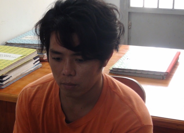 Nguoi dan ong van xin ten cuop thoi ham hai ban gai hinh anh