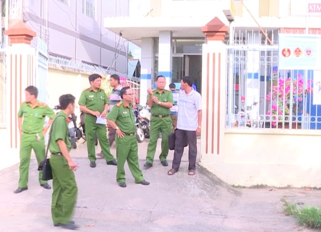 Them mot vu cuop ngan hang o mien Tay hinh anh