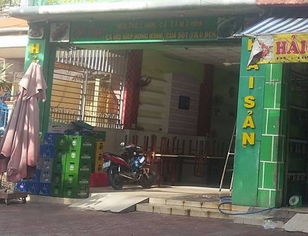 No sung giai cuu thanh nien bi truy sat trong quan nhau hinh anh