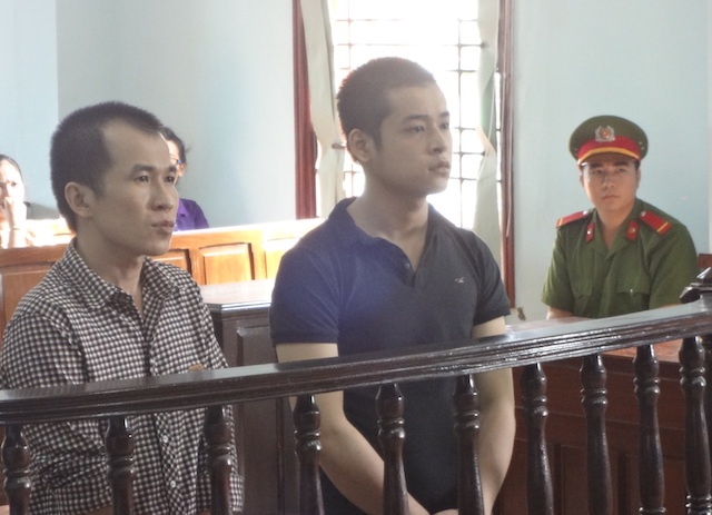 Ke van chuyen ma tuy, mang theo sung linh 18 nam tu hinh anh