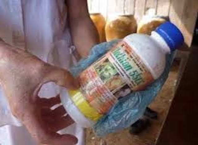 Nghi an ba ngoai giet chau roi uong thuoc sau tu van hinh anh