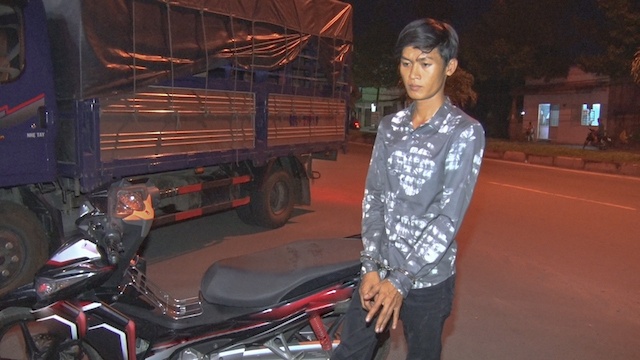 Tai xe cho nghi pham trom bo vuot 360 km vao thang tru so canh sat hinh anh