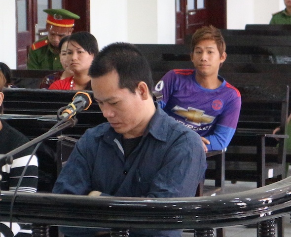 Ga hang xom cuong hiep be gai mang thai linh an chung than hinh anh