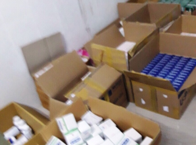 Bat giu luong lon thuoc tan duoc, thuc pham chuc nang o mien Tay hinh anh