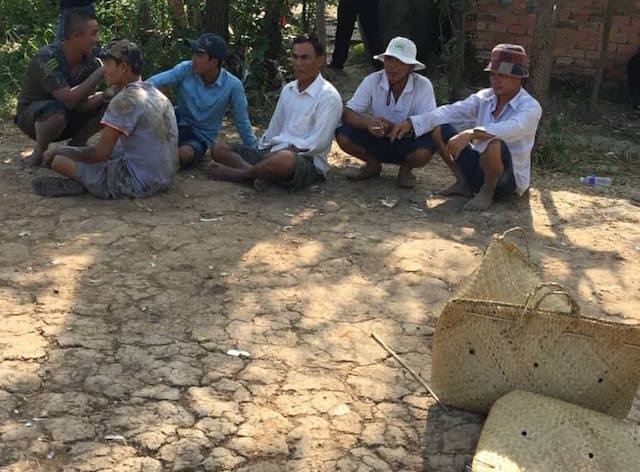 Canh sat bat 36 con bac tai truong ga o Tien Giang hinh anh