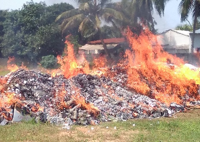 Tieu huy 150.000 goi thuoc la ngoai nhap lau hinh anh