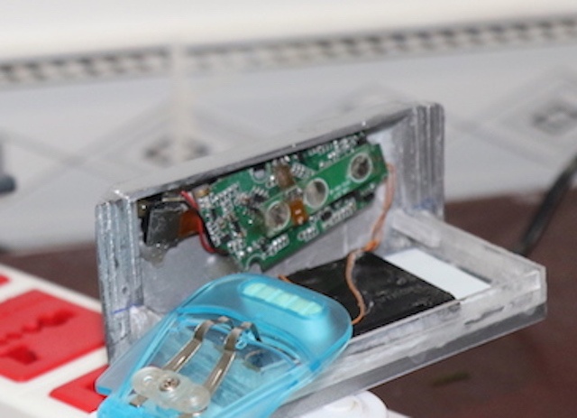 Trom tien o the ATM anh 2