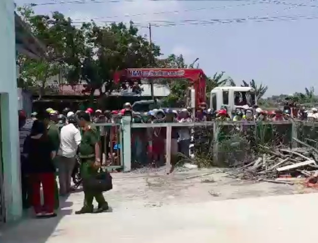 Nghi bi sat hai anh 2