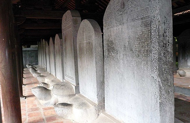 Khoa thi dau tien duoc dung bia tien si dien ra nhu the nao? hinh anh