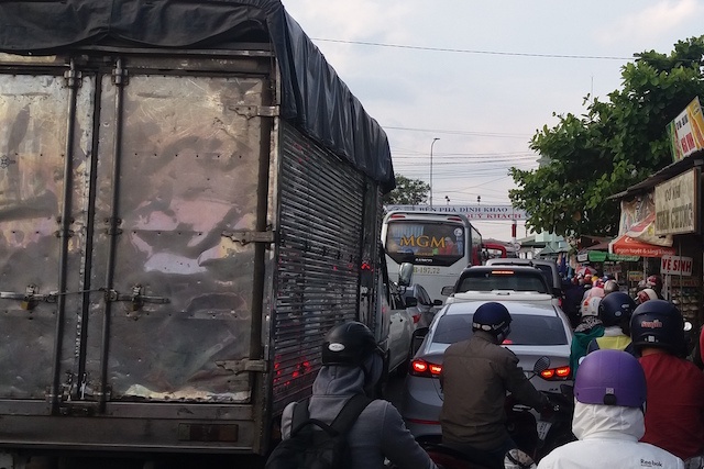 Ben pha Dinh Khao anh 1