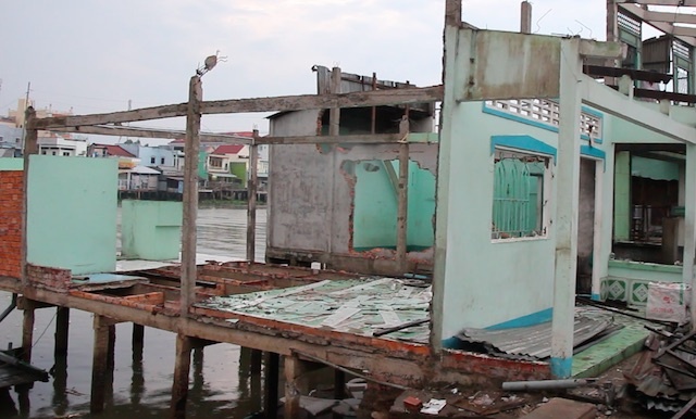 sạt lở 5 căn nhà ở Ô Môn ảnh 3 sat lo 5 can nha o O Mon anh 3