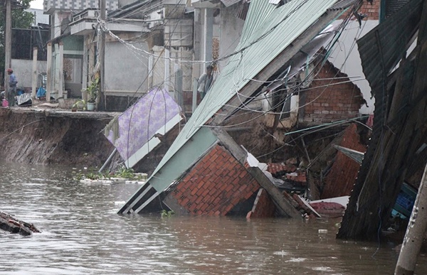 Can Tho thiet hai 31 ty dong do sat lo bo song hinh anh