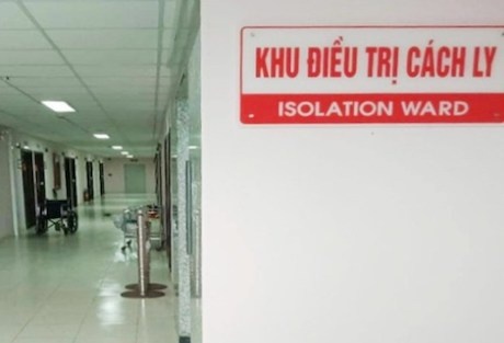 Cach ly 3 can bo y te co dau hieu nhiem cum A/H1N1 tu benh nhan hinh anh