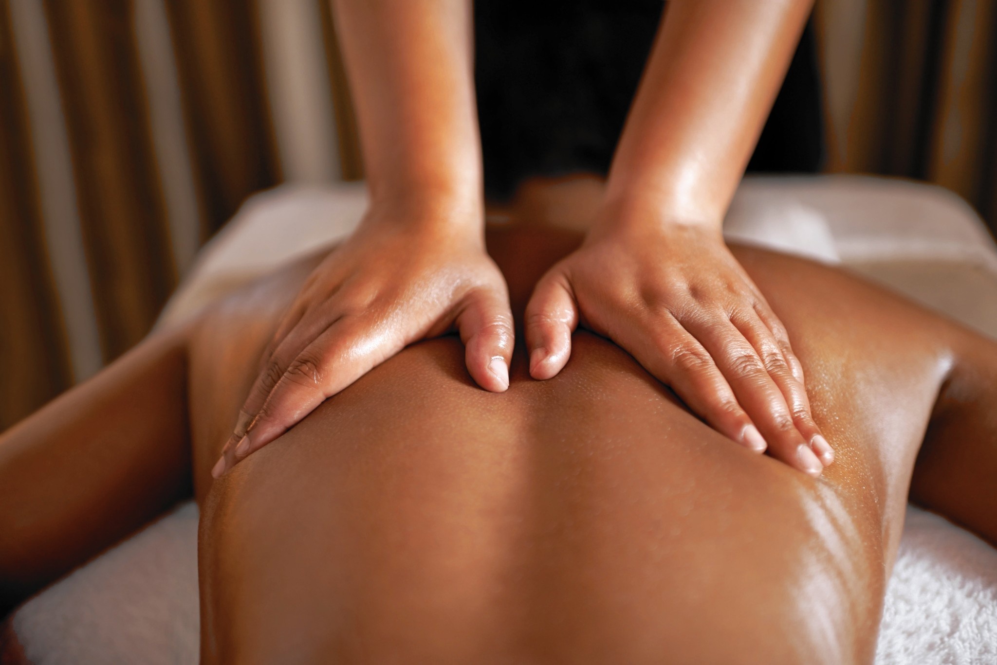 Nghi pham giet nguoi, cuop vang roi di massage thu gian hinh anh