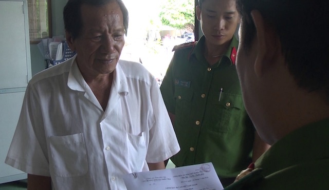 Be gai 12 tuoi nhieu lan bi hang xom cuong hiep hinh anh