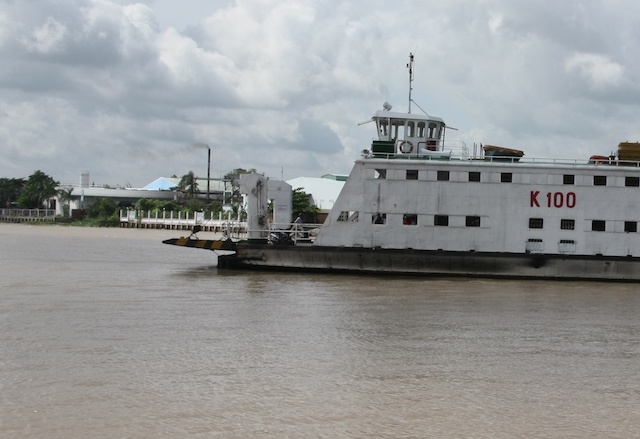 Phat hien thi the phu nu troi song hinh anh