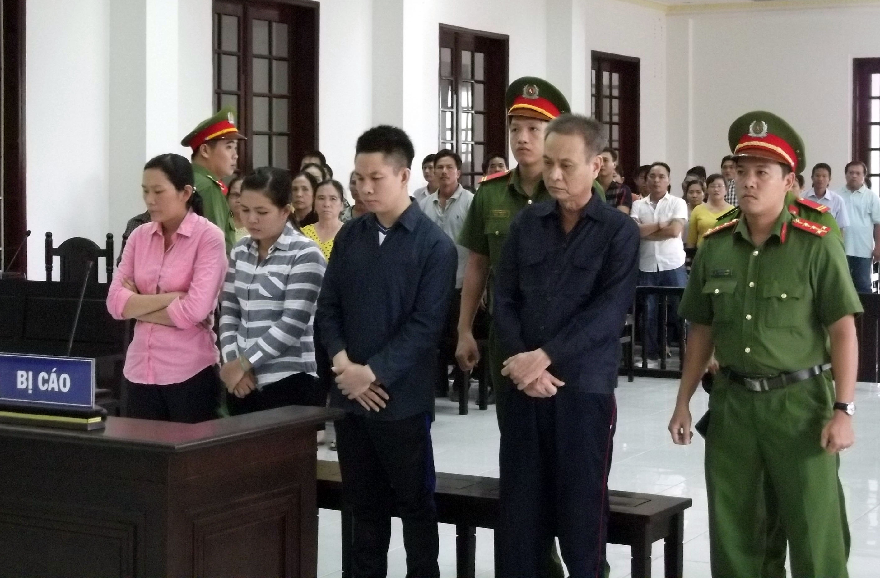 Nam ke toan tham o 4,6 ty, linh 20 nam tu hinh anh