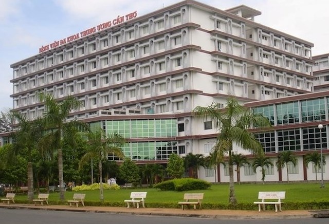 Sau chau nhau, nguoi dan ong tu cat lia 'cua quy' hinh anh