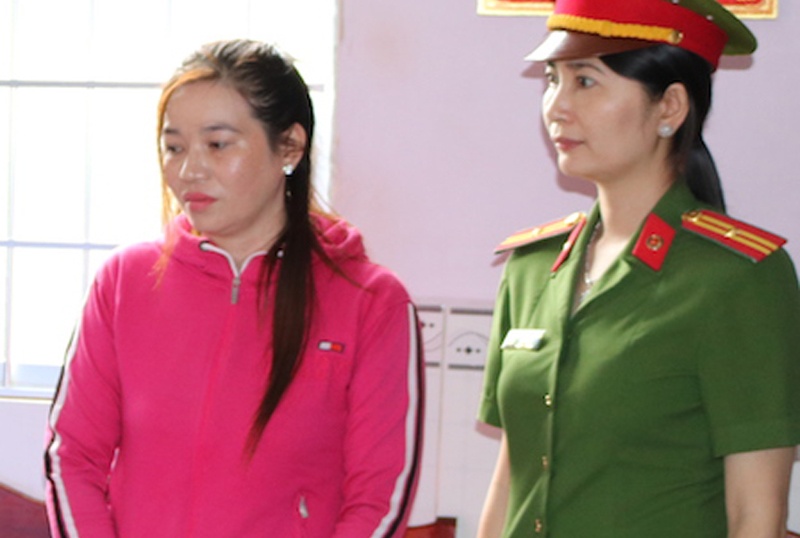 Bat nu chu hui chiem doat tien ty hinh anh