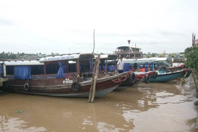 Cheo keo khach du lich tai ben tau Ninh Kieu se bi phat 3 trieu hinh anh