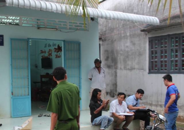 Chong sat hai vo tre roi tu sat hinh anh