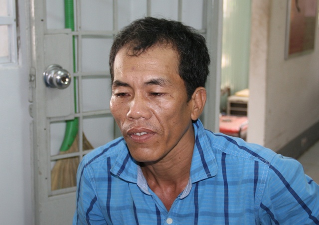 Đập vỡ kính ôtô ảnh 1 Dap vo kinh oto anh 1