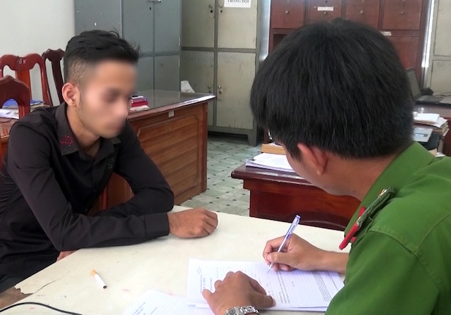 Cong an lat tay chieu bi cuop cua thanh nien 21 tuoi hinh anh