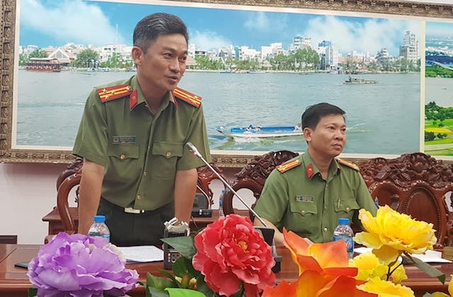 Cong an noi ve viec phat anh tho dien Ca Re 90 trieu khi doi 100 USD hinh anh