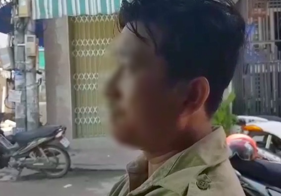 Anh thợ điện đổi 100 USD ảnh 1 Anh tho dien doi 100 USD anh 1