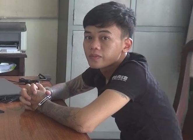 Hai thanh nien chem nguoi doi no nhap vien hinh anh