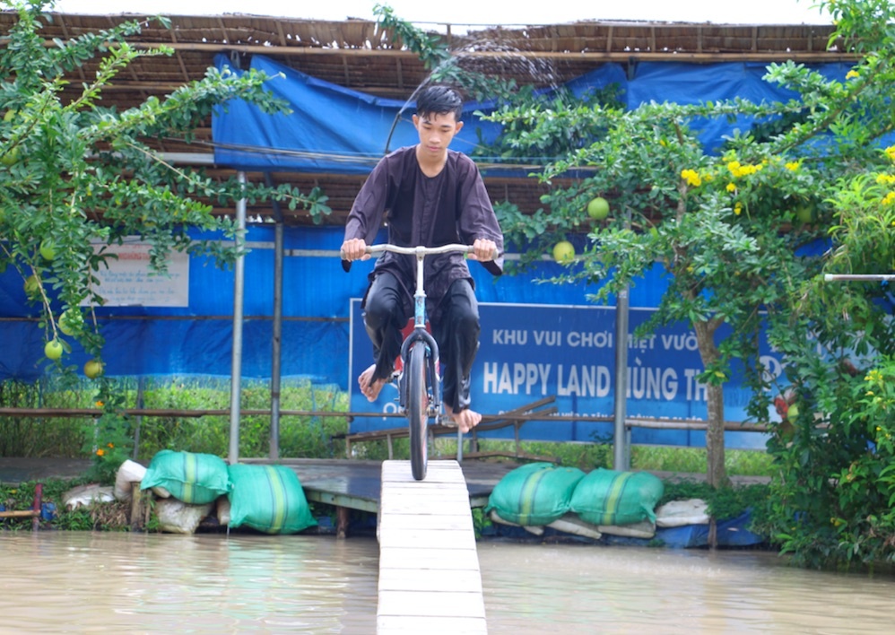 Khách du lịch miền Tây ảnh 1 Khach du lich mien Tay anh 1