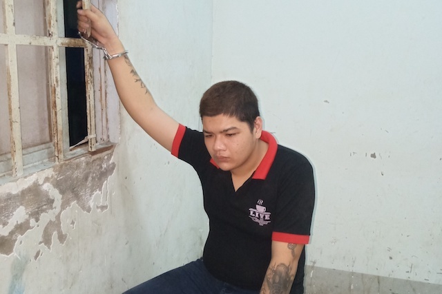 Hai thanh niên đi cướp ảnh 1 Hai thanh nien di cuop anh 1