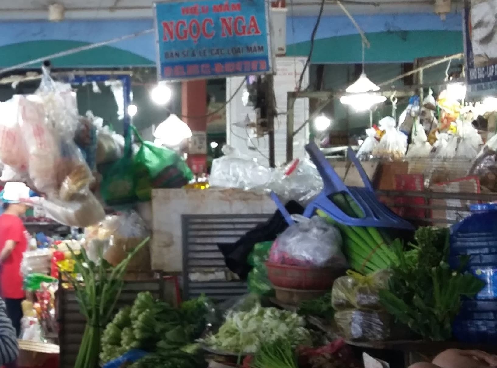Nu tieu thuong 53 tuoi bi dam trong thuong hinh anh