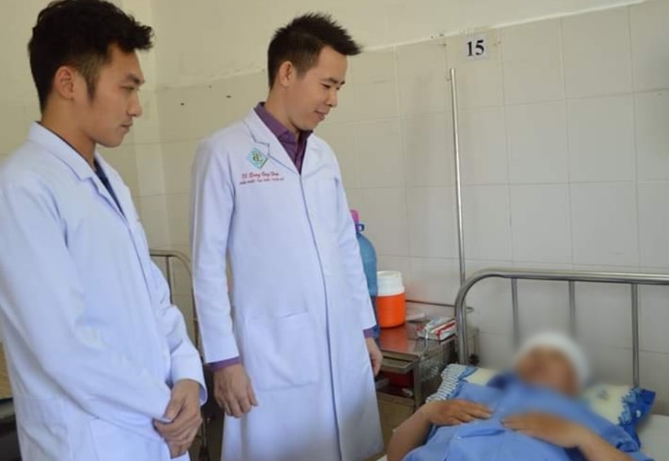 Lóc toàn bộ da đầu ảnh 1 Loc toan bo da dau anh 1