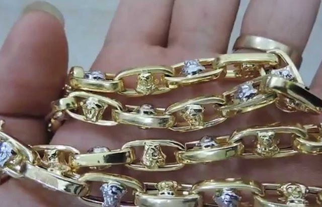 Hai hoc sinh nhat duoc 4 luong vang tim nguoi tra lai hinh anh