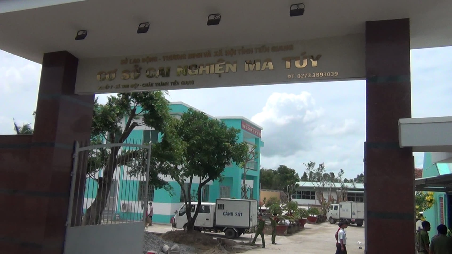 Hoc vien cai nghien ma tuy danh gay tay trung uy cong an hinh anh