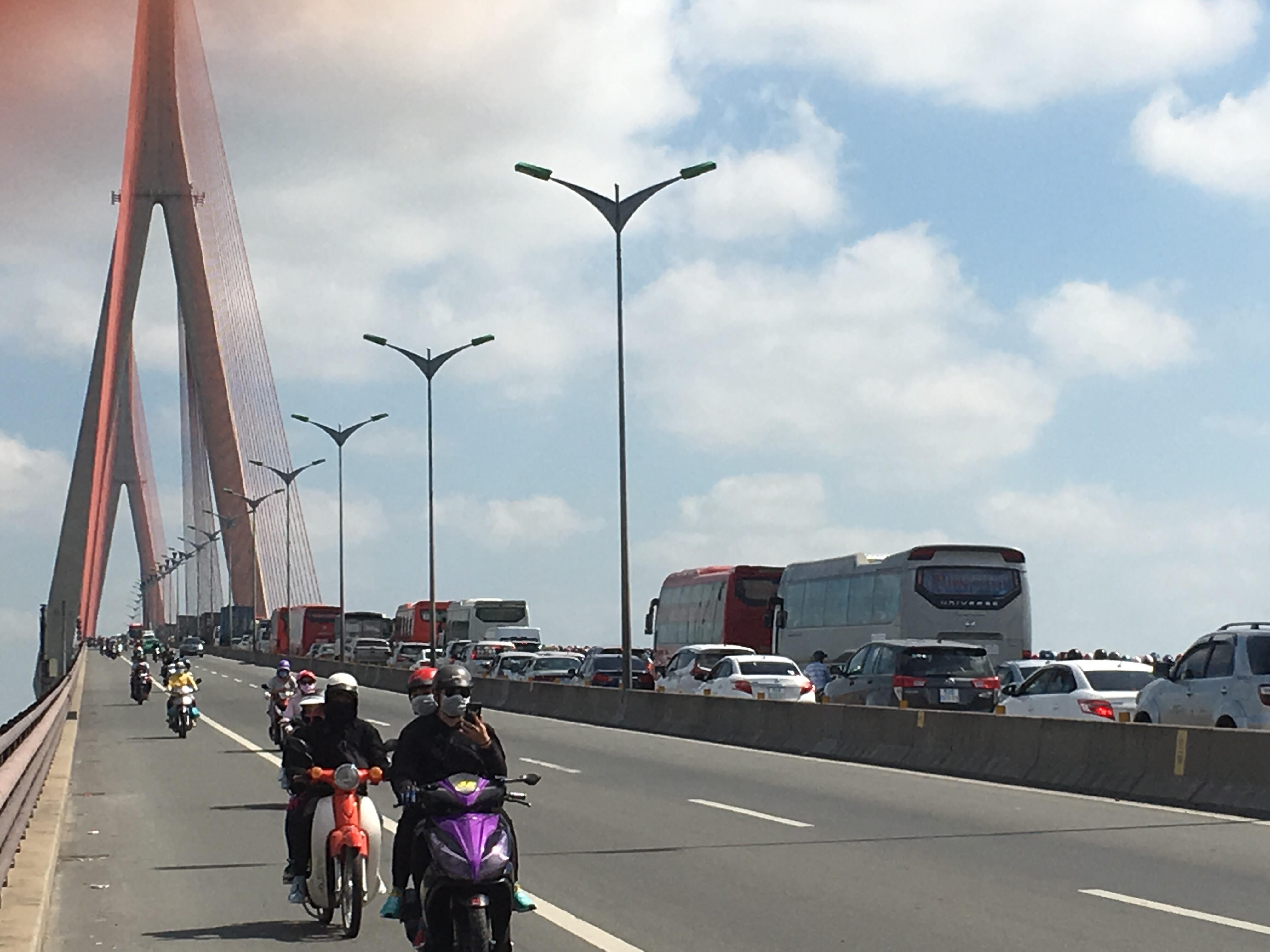 Ket xe cau Can Tho anh 1