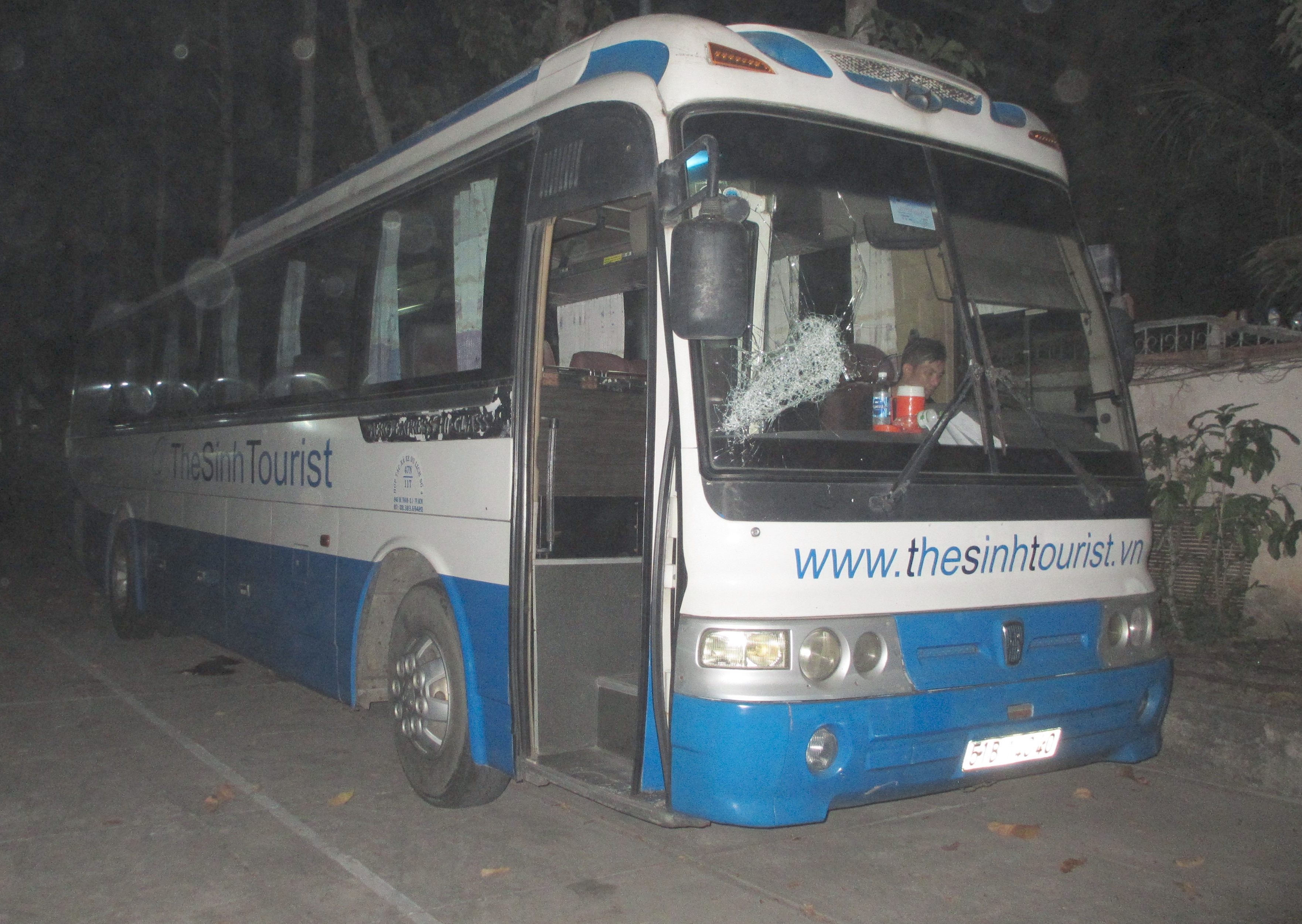 Tai xe xe khach cau cuu canh sat anh 1