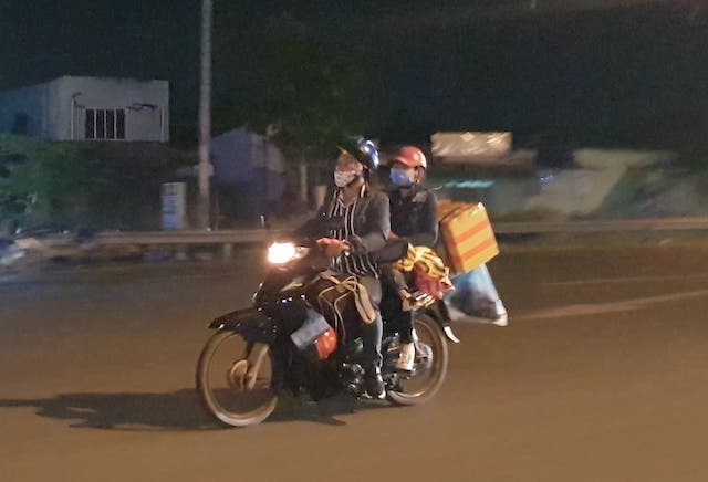 Ùn tắc xe trên quốc lộ 1 ảnh 3 Un tac xe tren quoc lo 1 anh 3