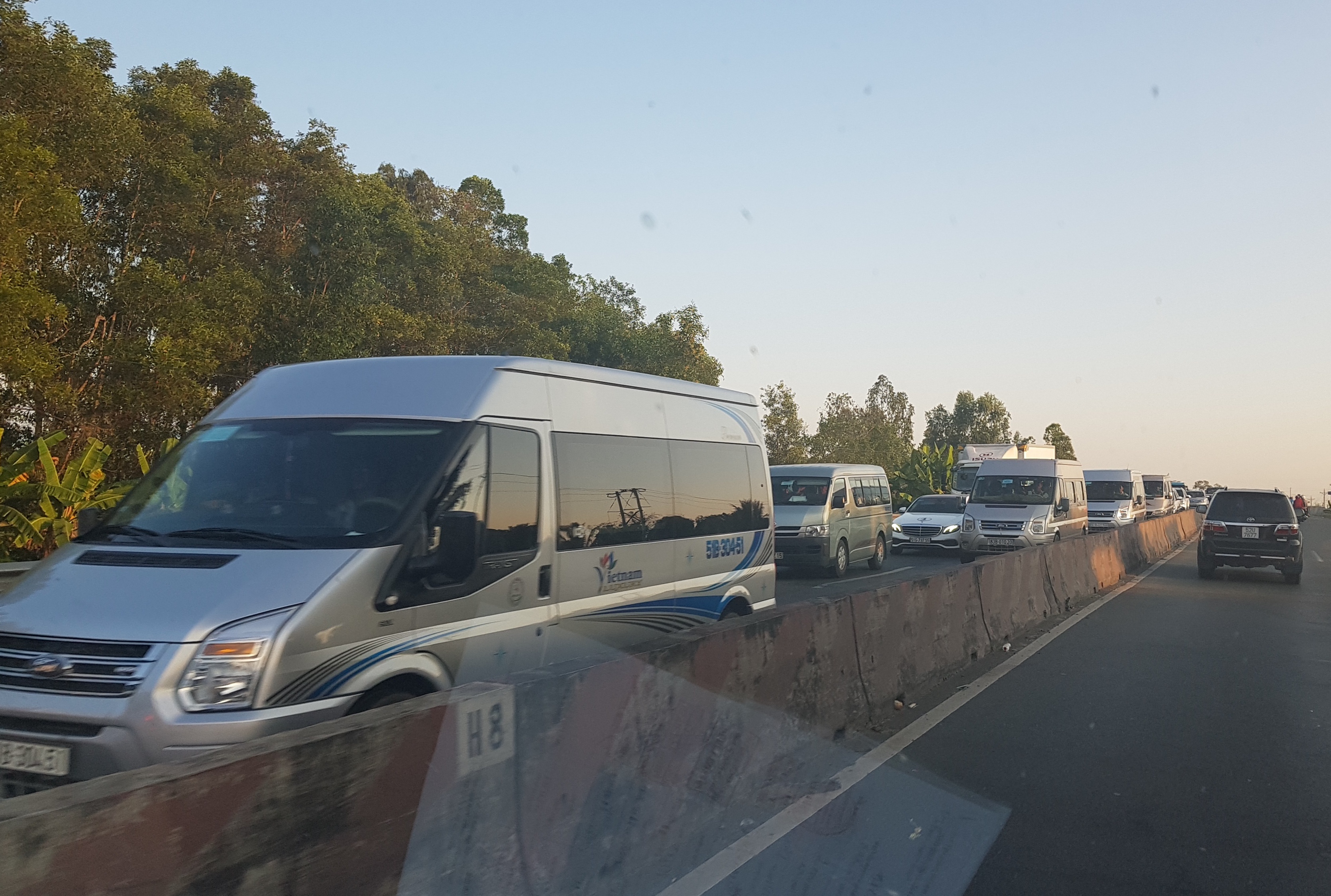 Ùn tắc xe trên quốc lộ 1 ảnh 2 Un tac xe tren quoc lo 1 anh 2