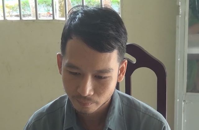 Ke chem chet ban nhau ra dau thu hinh anh