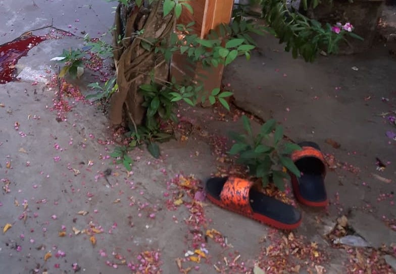 Hien truong 9X bi chem guc tren pho hinh anh