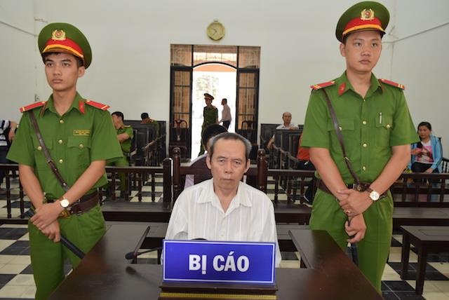 Hiep dam be gai 11 tuoi anh 1