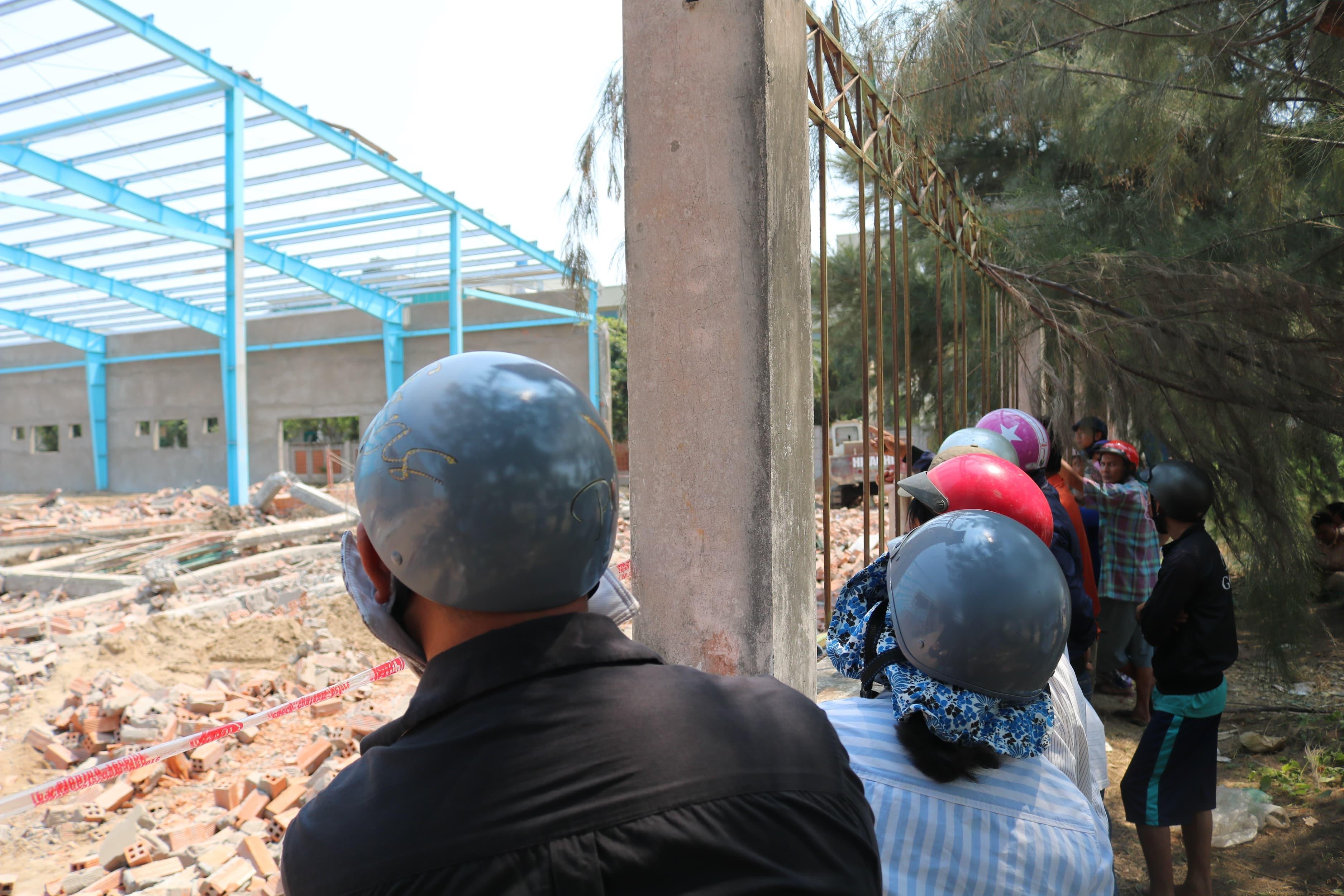 Vu sap tuong cong trinh dang xay: Nan nhan thu 6 tu vong hinh anh